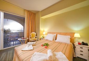 Angelika Pallas Hotel allows 18 year olds to book a room