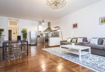 Hemeras Boutique Homes - super central design apartments has Balcony rooms