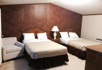 Oasis Lodge has Balcony rooms