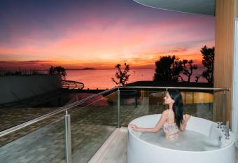 Villa De Won Bangsaen has Balcony rooms