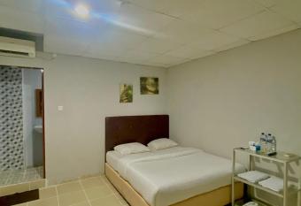 Madras Hotel has Balcony rooms