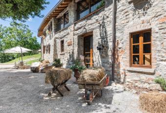 Agriturismo Cascina Mirandola has Balcony rooms