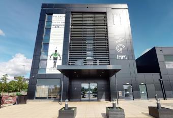 Village Hotel Glasgow allows 18 year olds to book a room