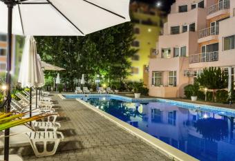 Vanilla Garden Apartments has Balcony rooms