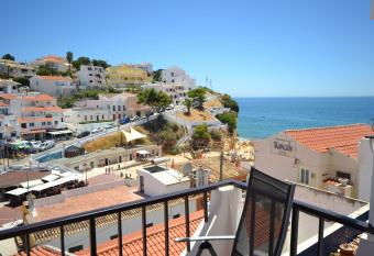 Apartment Miramare allows 18 year olds to book a room