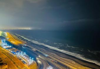 Habitaci  n con vista al mar en av costanera has Smoking rooms