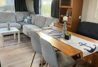 Net achter de dijk 291 has Balcony rooms