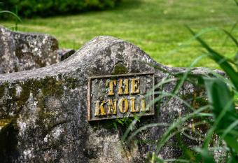 The Knoll Historic Guest Farm has Balcony rooms