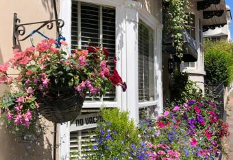 Number14brighton allows 18 year olds to book a room