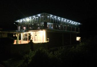 Mountside Cottages has Balcony rooms