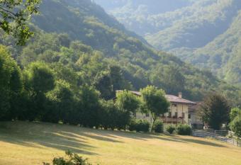 Agriturismo Deviscio allows 18 year olds to book a room