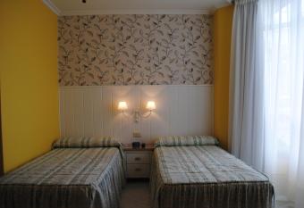 Hostal Santa Marta Playa has Balcony rooms