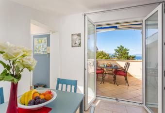 Apartments and Room Tamaris has Balcony rooms