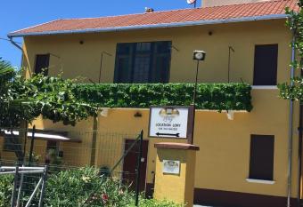 Location Lory has Balcony rooms