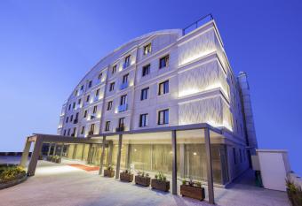 Lamec Hotel Business has Balcony rooms