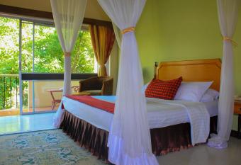 Equator Hotel has Balcony rooms