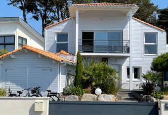 Cot   Ouest has Balcony rooms