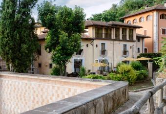 Hotel 99 Cannelle has Balcony rooms