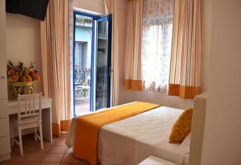 Donna Carmela - Da Rosa has Balcony rooms