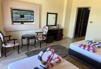 La mer Hotel has Smoking/Balcony rooms