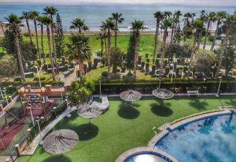 ACV Primera L  nea allows 18 year olds to book a room