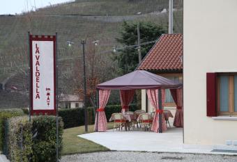 La Valdella has Balcony rooms