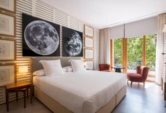 Hotel Margot House Barcelona allows 18 year olds to book a room