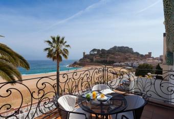 Hotel Diana has Balcony rooms