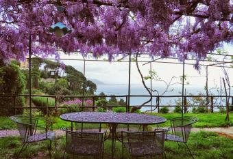 Villa Maria Antonietta has Balcony rooms