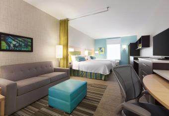 Home2 Suites by Hilton Amarillo has rooms with a private hot tub