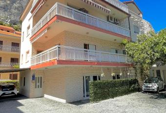 Apartments Neven has Balcony rooms