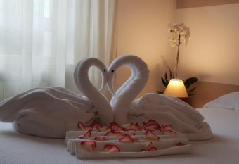 Residenza Miola allows 18 year olds to book a room