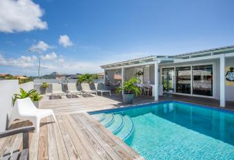 BnB JT Curacao  allows 18 year olds to book a room