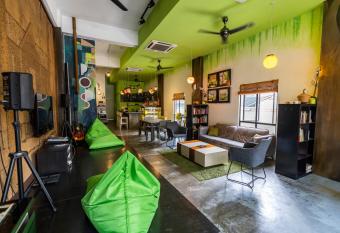 PODs The Backpackers Home & Cafe, Kuala Lumpur allows 18 year olds to book a room