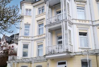 Trip Inn Parkhotel Bad Ems allows 18 year olds to book a room