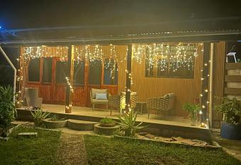 Lighthouse65 - Villa Chris has Balcony rooms