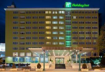 Holiday Inn Skopje, an IHG Hotel has Smoking/Balcony rooms