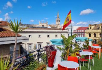 Sevilla Kitsch Hostel Art has Balcony rooms