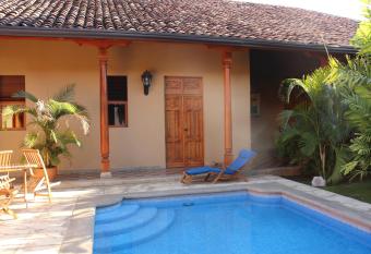 Backpackers Inn has Balcony rooms