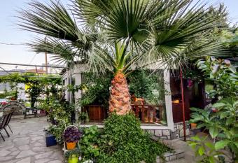 Patra Rooms Skala Prinou has Balcony rooms