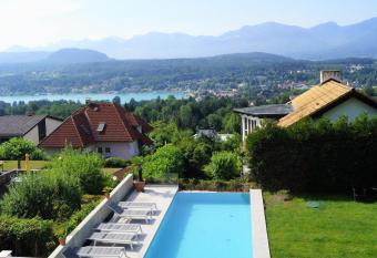 Sun and See Apartments has Balcony rooms