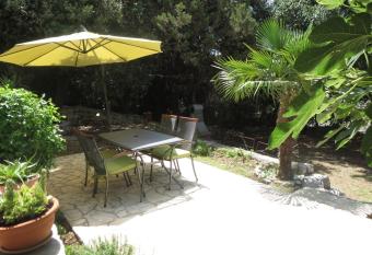 Apartment Green Garden has Balcony rooms