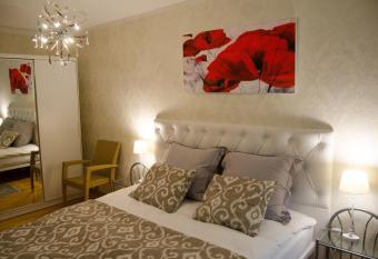 City Inn Riga Apartment, Quiet center with balcony with parking has Balcony rooms