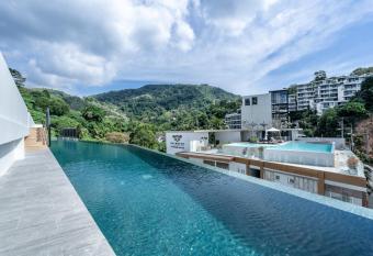 Palmetto Park Hotel and Residence has Balcony rooms