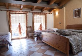 Casa Hellen has Balcony rooms