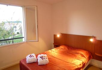 Appart City Classic Aix en Provence - Fuveau allows 18 year olds to book a room