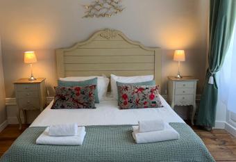 Maison Charles Maurice has Balcony rooms