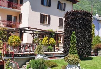 La casa rosa has Balcony rooms