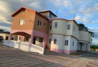 JDS House of Beauty has Balcony rooms