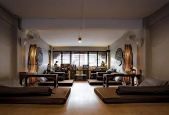 Mind Day Hostel Khaosan allows 18 year olds to book a room